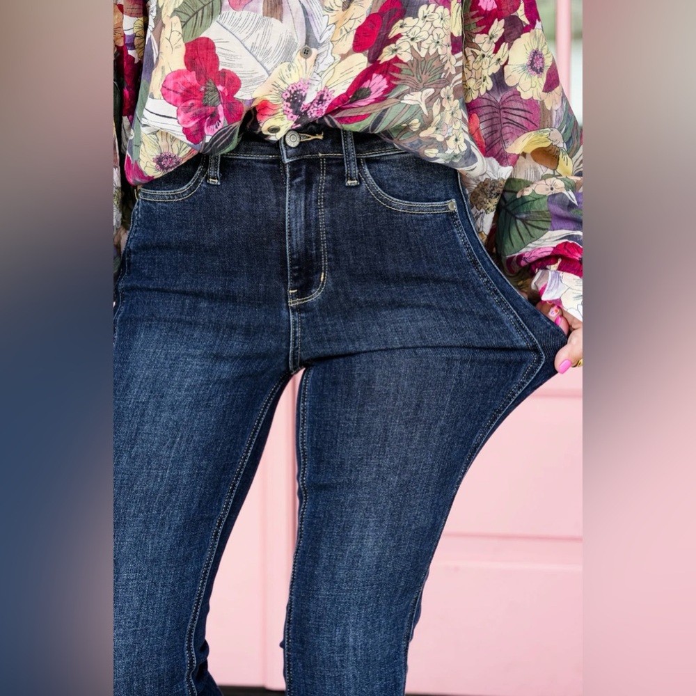 NWT Judy Blue “Belong To Me” High Rise Dark Wash Angled Side Seam Flare Jeans, 0